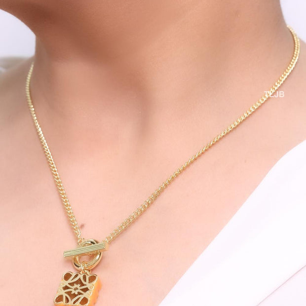 Alphabet L yellow & gold sleek pendant