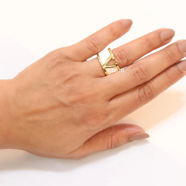 Open V and white enamel bold ring