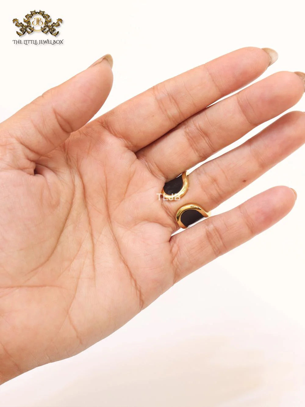 Open V and blak enamel bold ring
