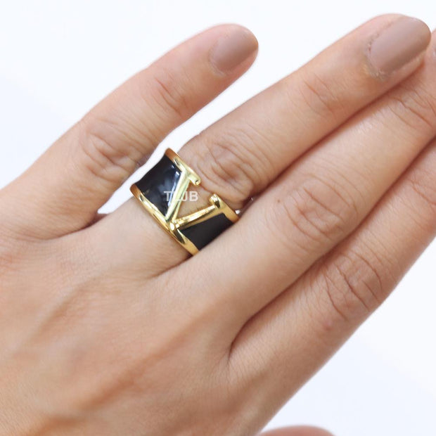 Open V and blak enamel bold ring