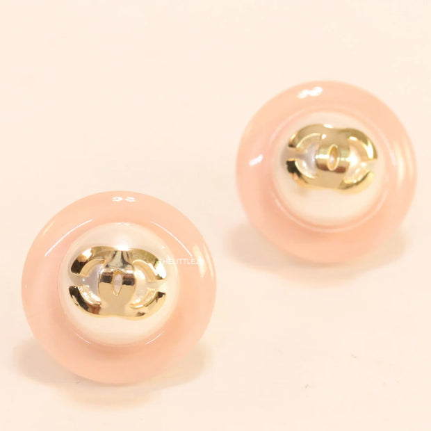 Pink acrylic studs with pearl and twin C motif