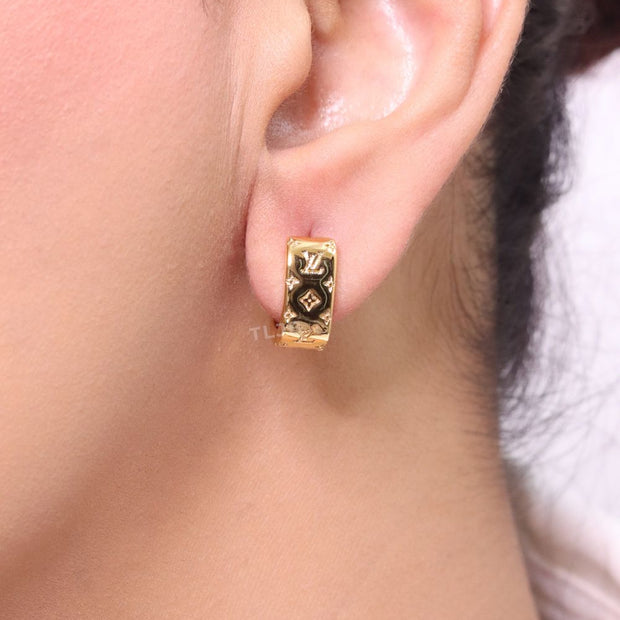 Alphabet L and V embossed hoops