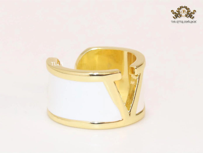 Open V and white enamel bold ring