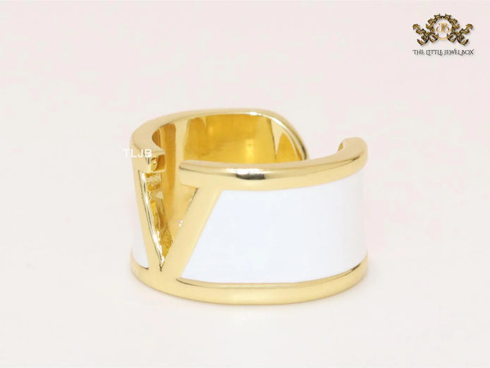 Open V and white enamel bold ring