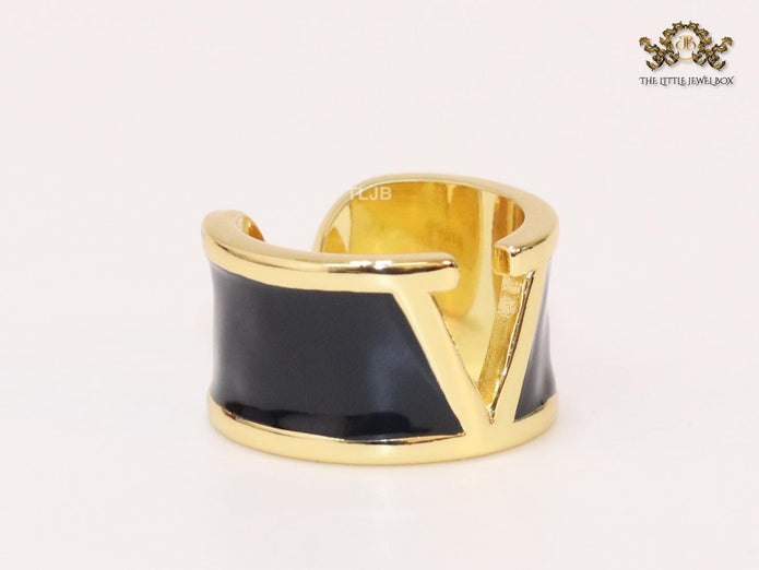Open V and blak enamel bold ring