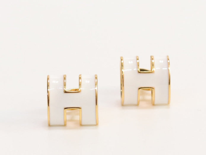 Alphabet H white studs in gold finish