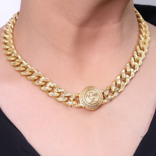 Round medusa gold link chain