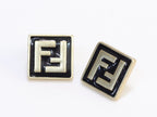 Alphabet F square black earrings