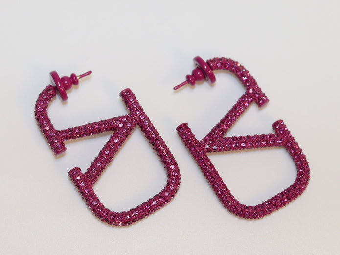 Alphabet V magenta rhinestones hoops