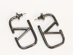 Alphabet V black metallic hoops