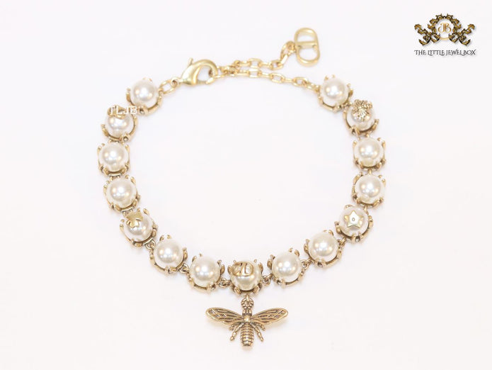 Alphabet CD Rustic pearl and bee bracelet