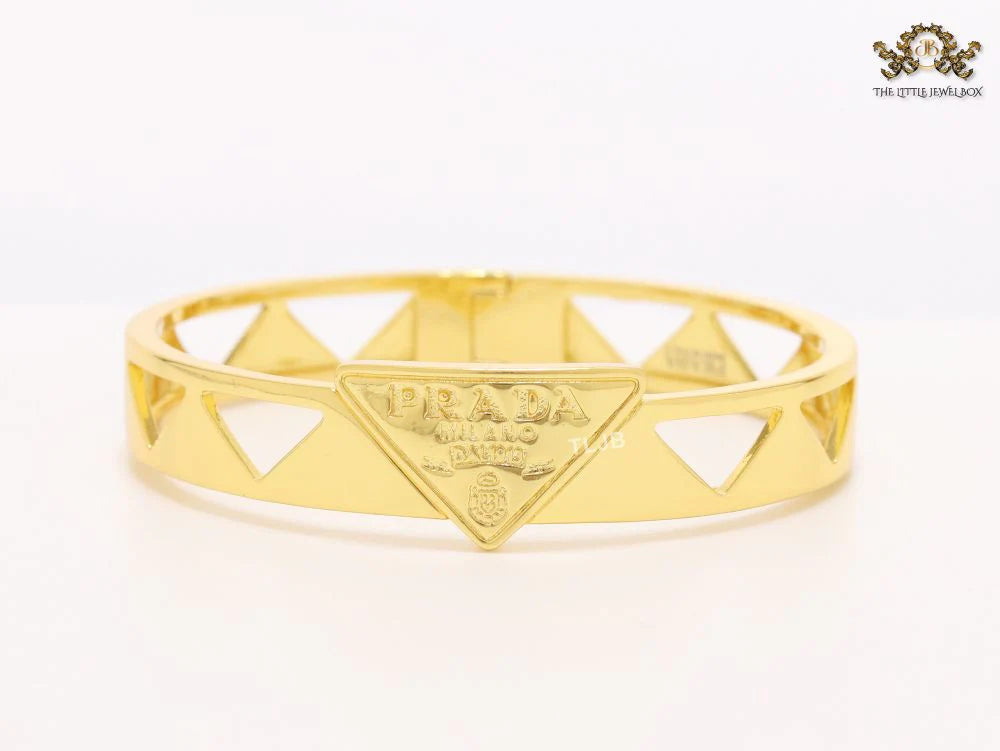 Gold triangle cut bracelet