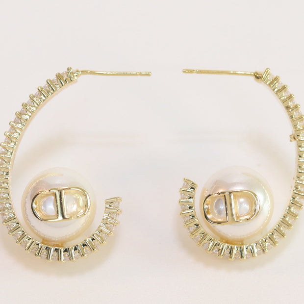 Alphabet C and D pearl gold dangles