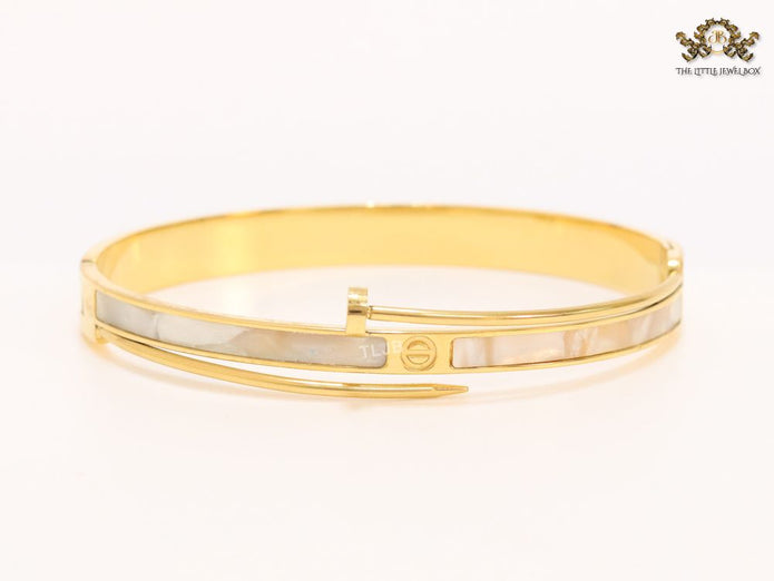 White & gold sleek screw bracelet