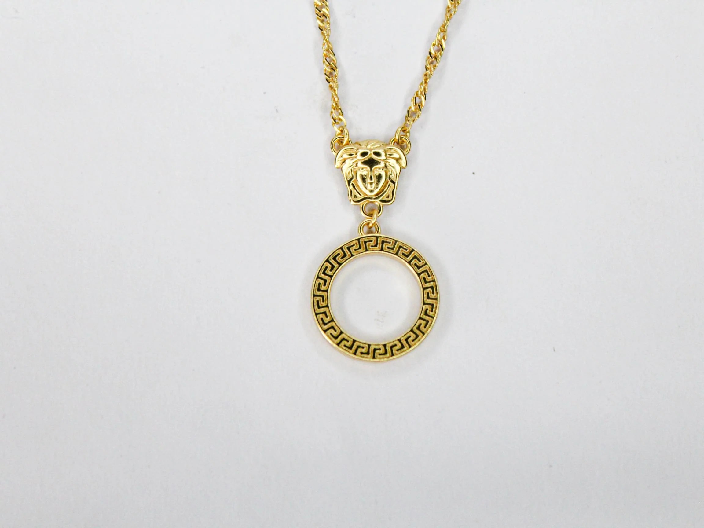 Medusa double Chain with tie knot pattern