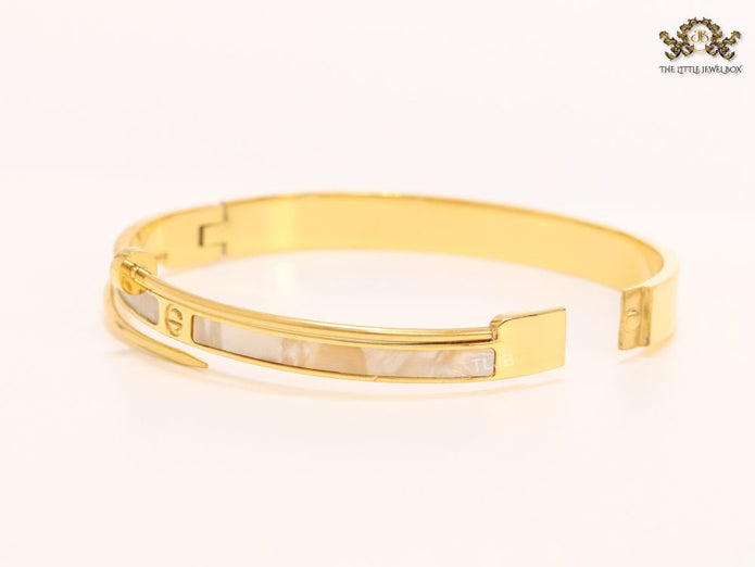 White & gold sleek screw bracelet