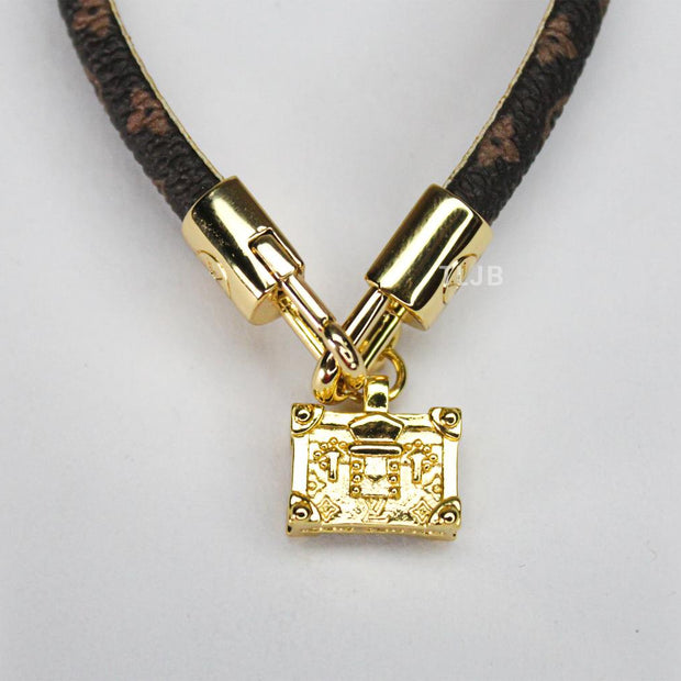 Alphabet L & V Leather bracelet with golden charm