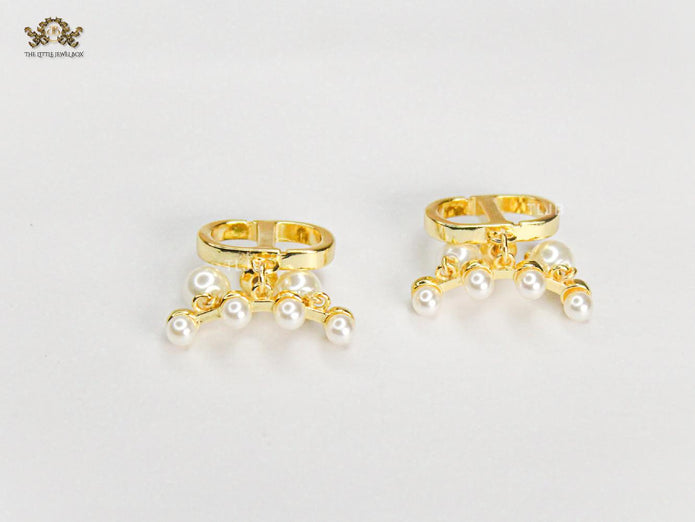 Alphabet C D gold studs with pearl charms