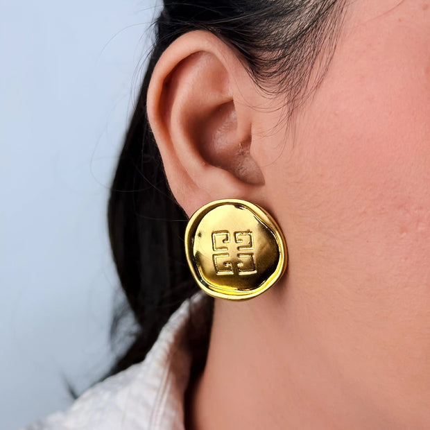 Gold studs