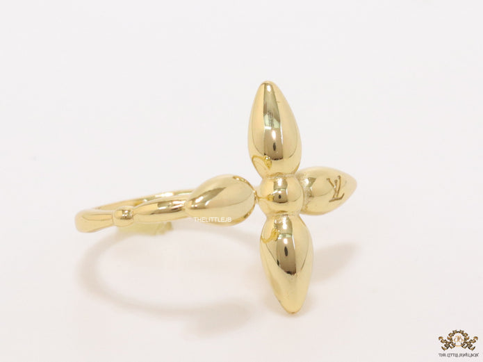 Open flower ring in golden finish
