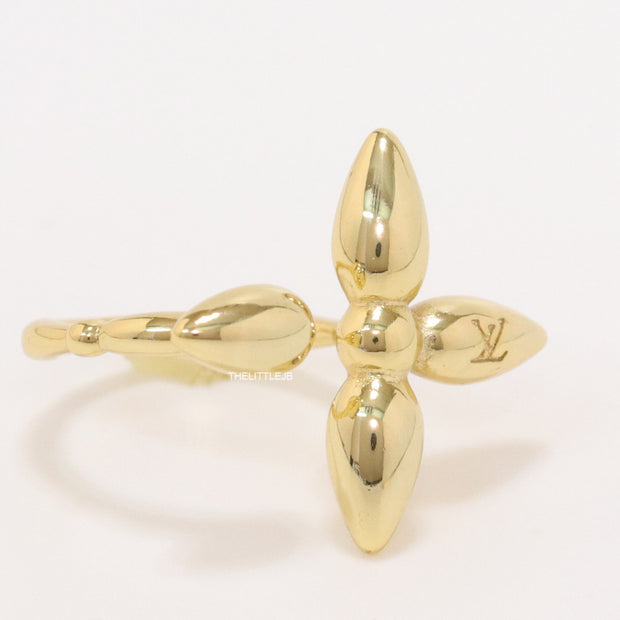 Open flower ring in golden finish