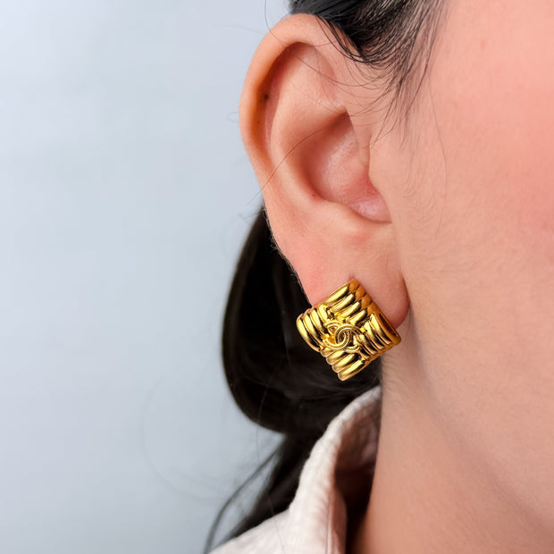 square twin c textured earrings gold