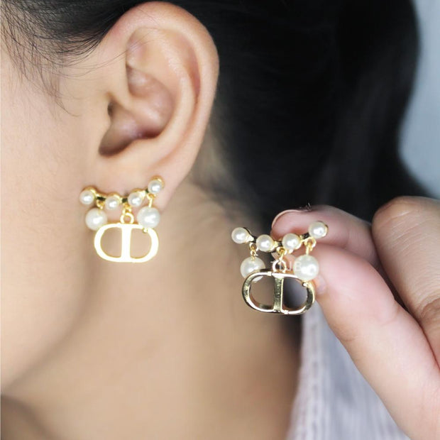 Alphabet C D gold studs with pearl charms