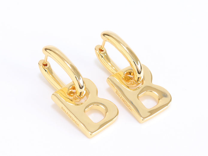 Alphabet B interlocked hoops in gold finish