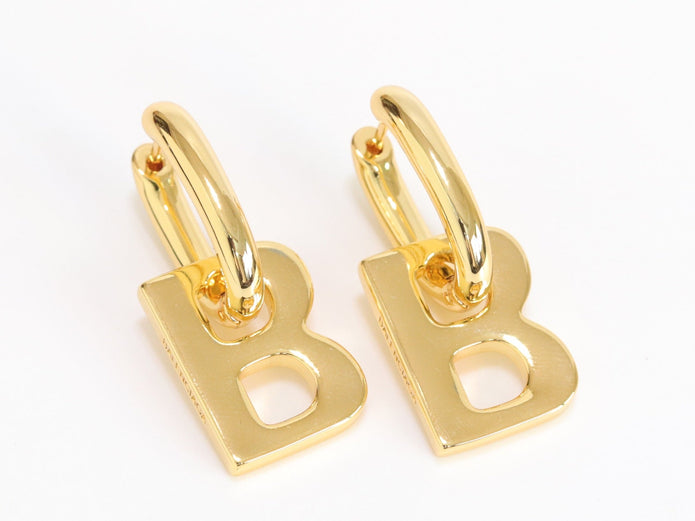 Alphabet B interlocked hoops in gold finish