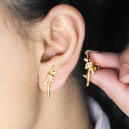 T &co knot earrings (Gold)