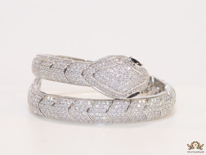 Cubic zirconia stones serpentine bracelet with platinum plated details black cubic zirconia stone details
