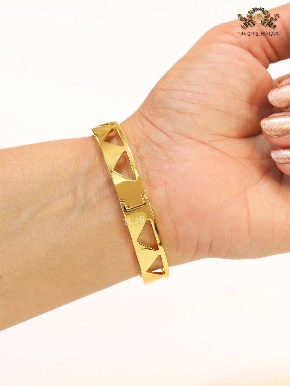 Gold triangle cut bracelet