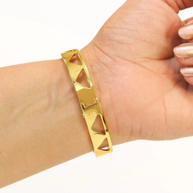 Gold triangle cut bracelet