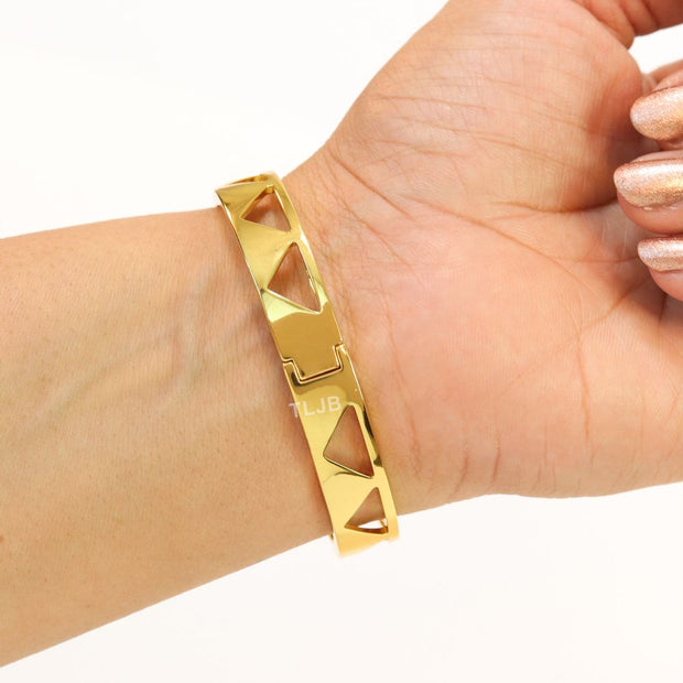 Gold triangle cut bracelet
