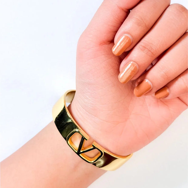 Alphabet V Open Gold Bracelet
