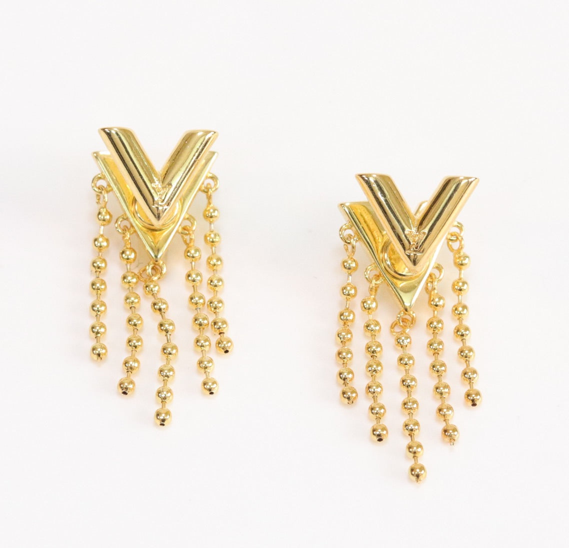 Alphabet v stud with dangles in gold finish