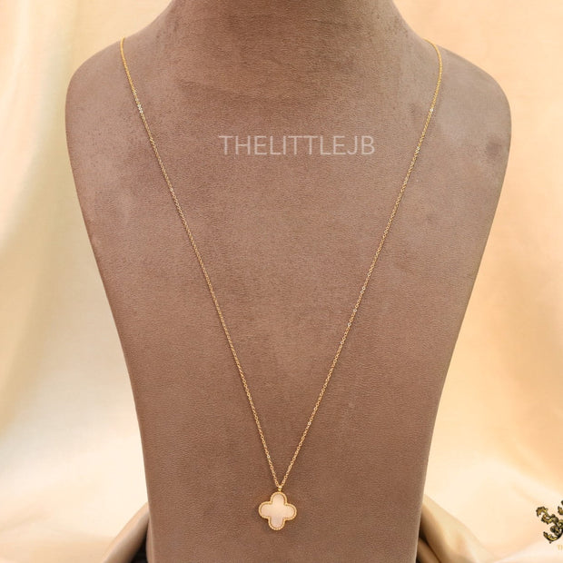 Gold plated chain with Mother of pearl clover pendant