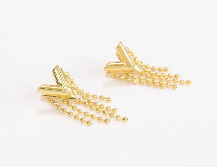 Alphabet v stud with dangles in gold finish
