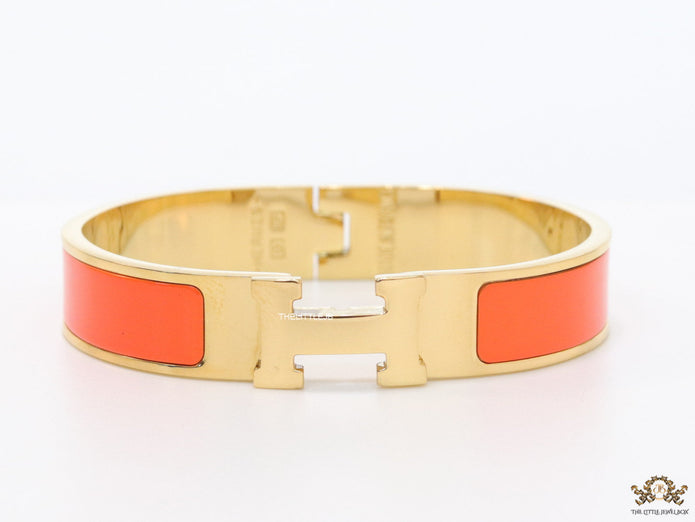 Alphabet H Orange 12 mm bracelet in gold