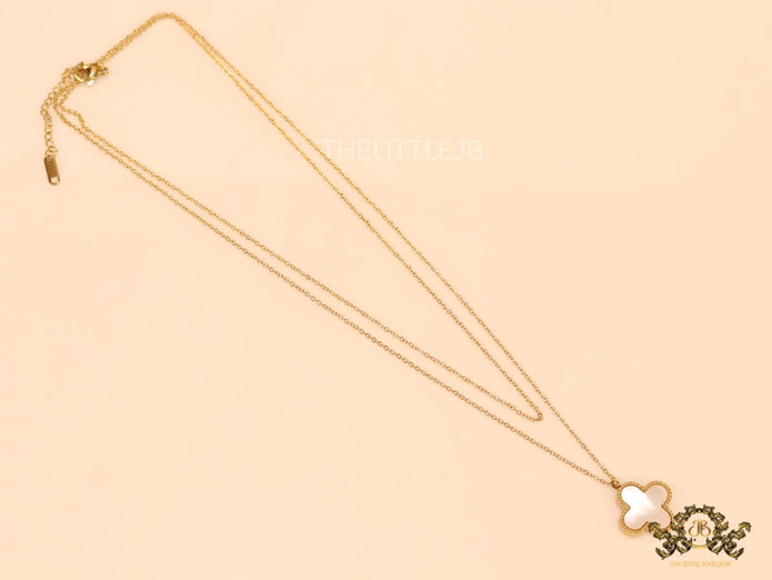 Gold plated chain with Mother of pearl clover pendant