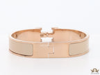 Alphabet H Beige 12 mm  Bracelet in Rose gold