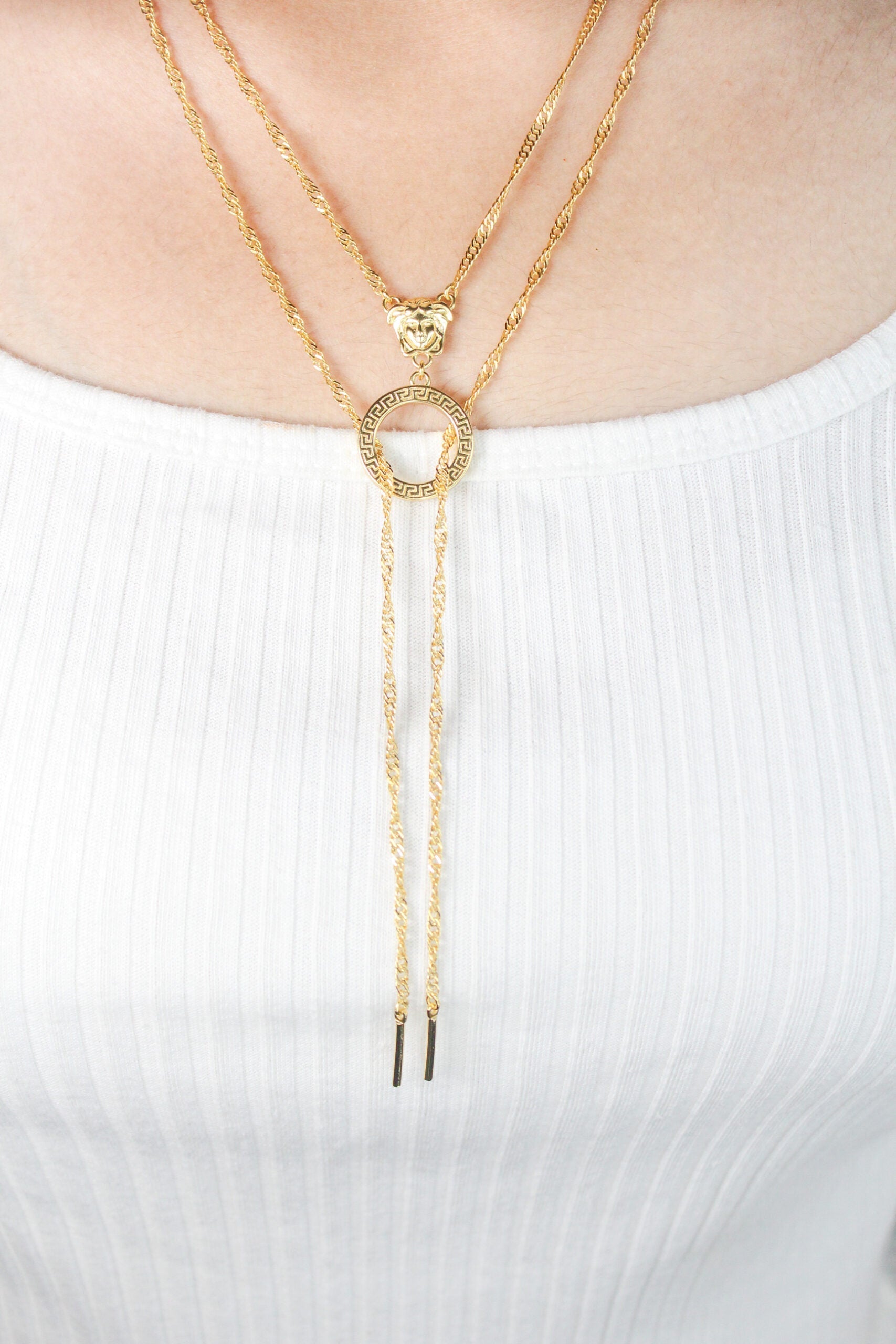 Medusa double Chain with tie knot pattern