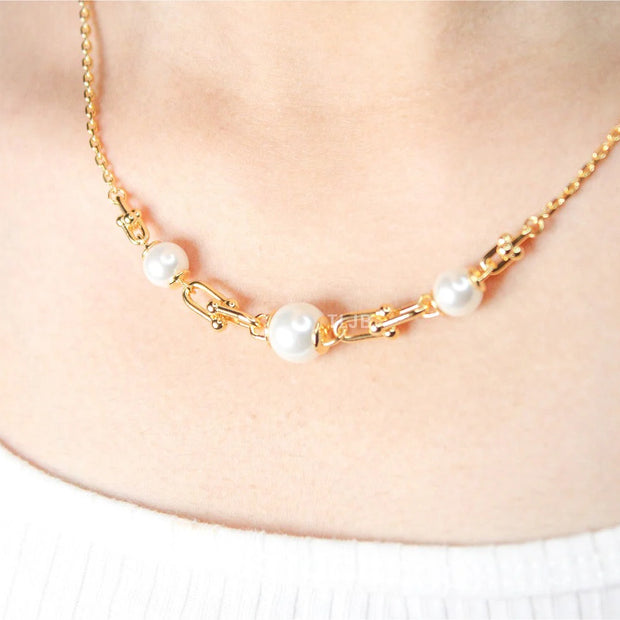 Alphabet T & Co Pearl Chain in Gold