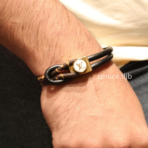 Alphabet L and V signature-black bracelet