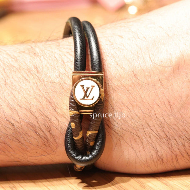 Alphabet L and V signature-black bracelet