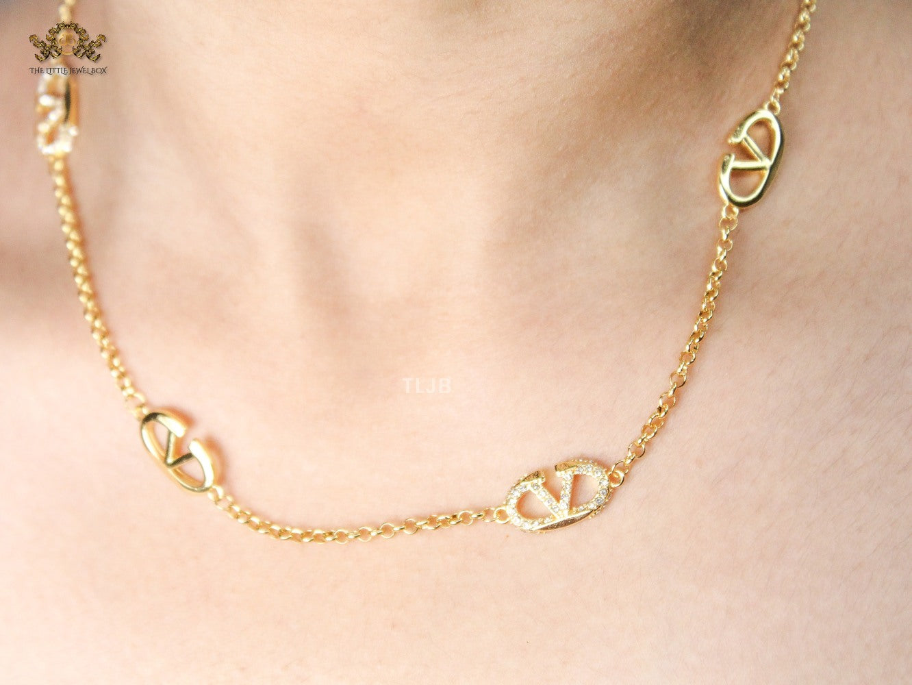 Alphabet V Minimal Chain