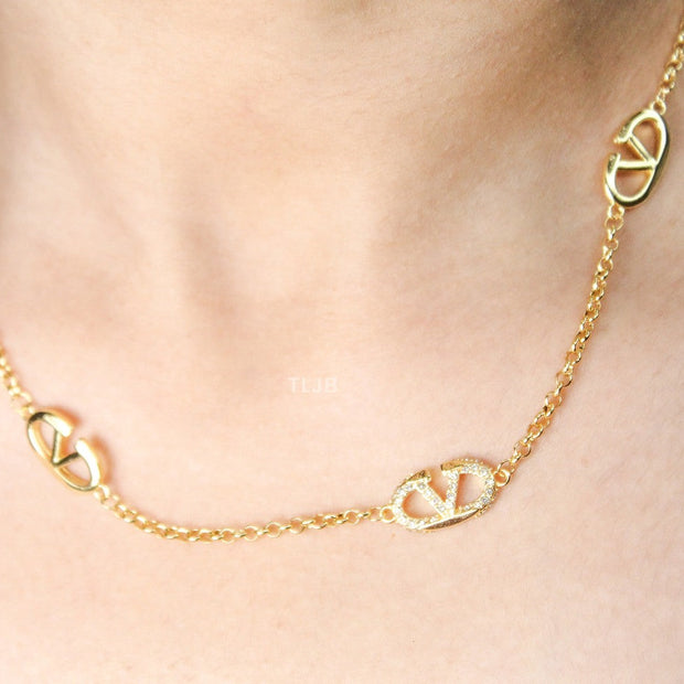 Alphabet V Minimal Chain