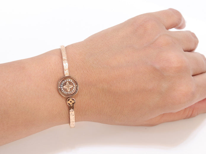 Alphabet LV Sleek bracelet in rose gold finish