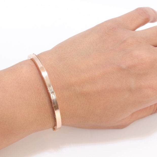 Alphabet B Sleek bracelet in rose gold finish