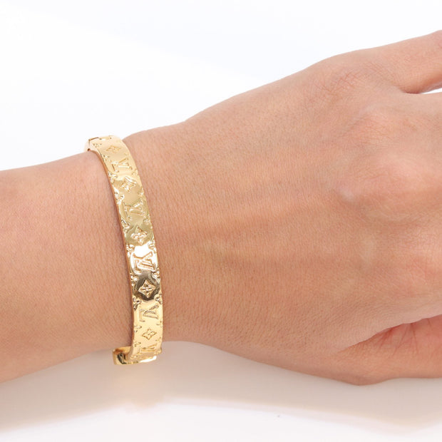 Alphabet LV bracelet in gold finish